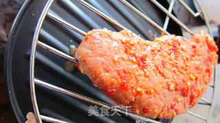 不用烤箱也能做烤肉 ——{秘制蒜香盐烤肉}的做法步骤：3