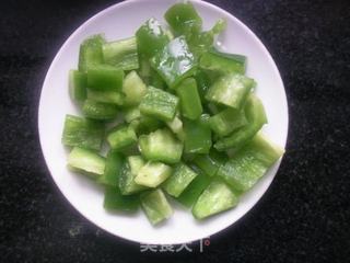 鸡蛋彩蔬炸酱面的做法步骤:2