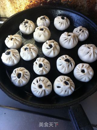 软糯喷香的生煎包的做法步骤:28