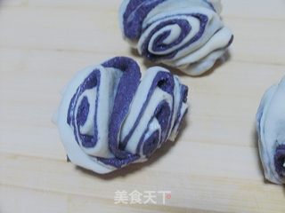 超详图解花卷做法——黑米双色花卷的做法步骤:13