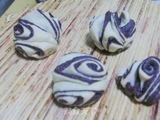 超详图解花卷做法——黑米双色花卷的做法步骤:14