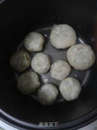 用电饭煲做绿豆饼的做法步骤:10