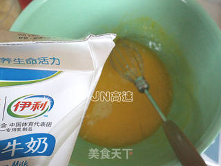 波点菠萝蛋糕卷的做法步骤:3