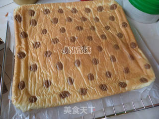 波点菠萝蛋糕卷的做法步骤：18