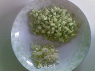翡翠黄金炒饭的做法步骤:2