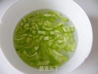 夏日消暑去火饮品---苦瓜苹果饮的做法步骤:3