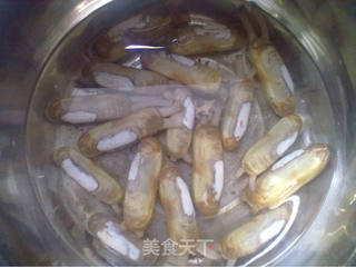 铁板蛏子的做法步骤：1
