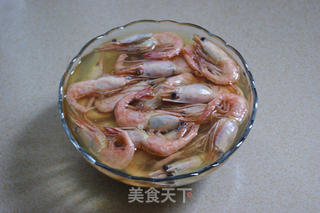 灼浸炸炒四道工序打造欧洲杯吮指下酒菜——吮指茶香北极虾的做法步骤:7