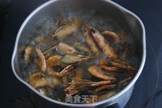 灼浸炸炒四道工序打造欧洲杯吮指下酒菜——吮指茶香北极虾的做法步骤:12
