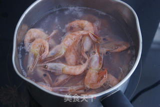 灼浸炸炒四道工序打造欧洲杯吮指下酒菜——吮指茶香北极虾的做法步骤:6
