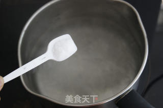 灼浸炸炒四道工序打造欧洲杯吮指下酒菜——吮指茶香北极虾的做法步骤:5