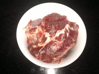 卤牛肉的做法步骤：1