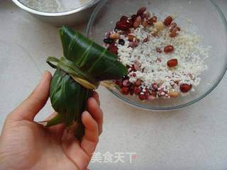 八宝莲子粽的做法步骤:7