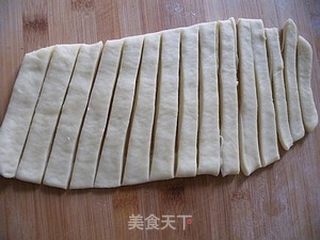中式小吃-----软麻花的做法步骤:6