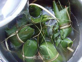 粽香情浓: 咸淡两相宜---燕麦蛋黄粽的做法步骤:11