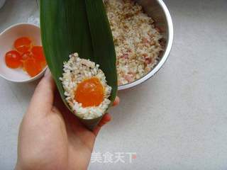 粽香情浓: 咸淡两相宜---燕麦蛋黄粽的做法步骤:8