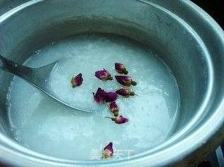 养颜玫瑰花粥的做法步骤:4