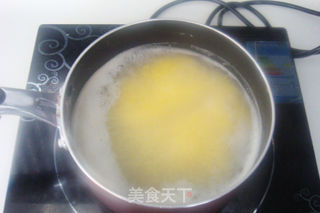 【美好的一天开始于一份健康早餐】粗粮烫面卷子+小米蛋花粥的做法步骤:2