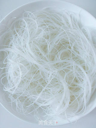 【夏日清蒸菜】蒜蓉粉丝虾(教新手轻松挑虾线)的做法步骤:6
