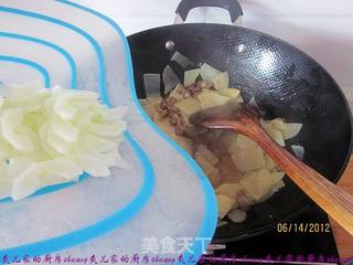老黄瓜炒土豆片的做法步骤：7