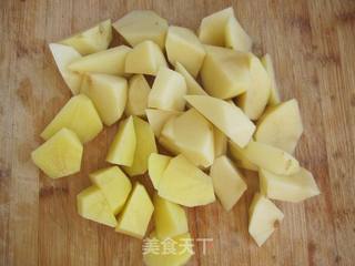 牛肉炖土豆的做法步骤：2