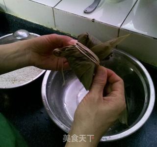 莲子蛋黄肉粽的做法步骤:8