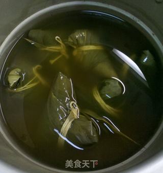 莲子蛋黄肉粽的做法步骤:10