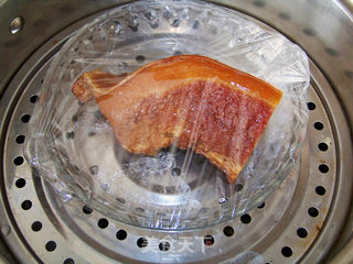心蓝手制私房菜【小炒湖南腊肉】——在生活的苦难中涅槃的做法步骤:2