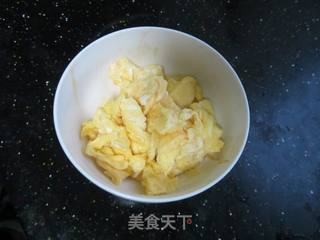 大厨的肉末鸡蛋炒饭（很简单、很美味）的做法步骤：1