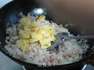 大厨的肉末鸡蛋炒饭（很简单、很美味）的做法步骤：2