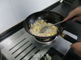 大厨的肉末鸡蛋炒饭（很简单、很美味）的做法步骤：3