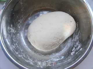 最香不过肉包子——葱香大肉小笼包的做法步骤:2