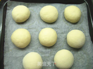 豆沙花朵面包的做法步骤:7