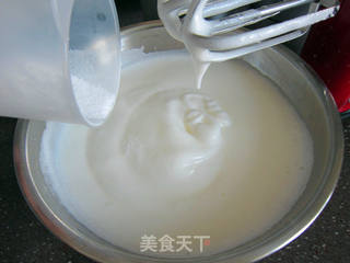 柠檬戚风蛋糕的做法步骤:8