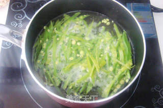 【美好的一天开始于一份健康早餐】荷兰豆肉丝饭+蜜桃牛奶汁的做法步骤:6