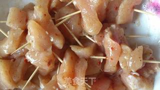 牙签孜然鸡丁的做法步骤:2