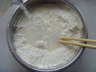 焦圈的做法步骤:2