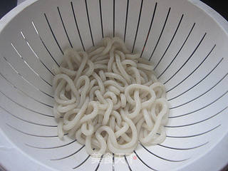牛肉香菜炒乌冬的做法步骤:3