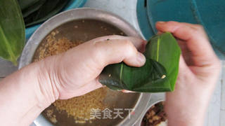 端午粽叶香——{红豆粽子}的做法步骤:8