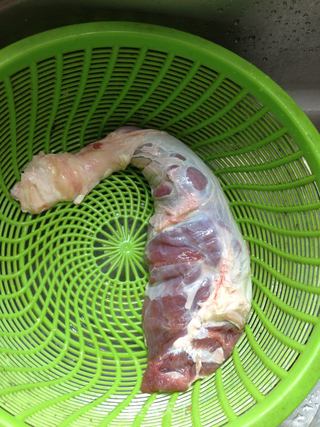 五香酱牛肉的做法步骤：1