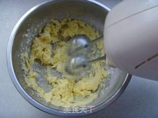 黑胡椒黄油饼干的做法步骤:2