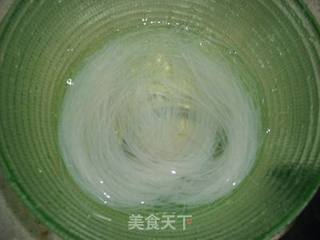 蒜茸粉丝蒸扇贝的做法步骤:2