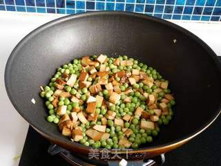 青豆炒豆干的做法步骤:9