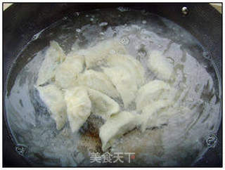 韭菜水饺 。的做法步骤：14