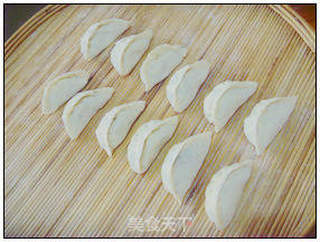 韭菜水饺 。的做法步骤：13