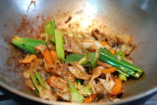 回锅肉的做法步骤：5