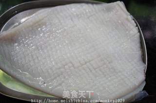 豉椒炒鲜鱿的做法步骤:2