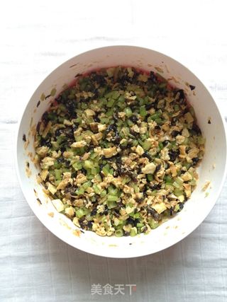 味噌海米芹菜包的做法步骤:6