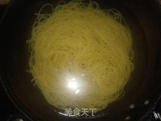自制冷面的做法步骤：1