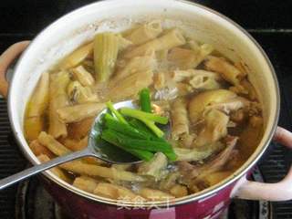 笋干炖母鸡的做法步骤:10